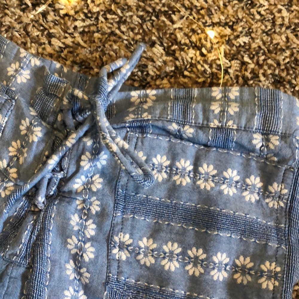Patterned shorts - Picture 2 of 3